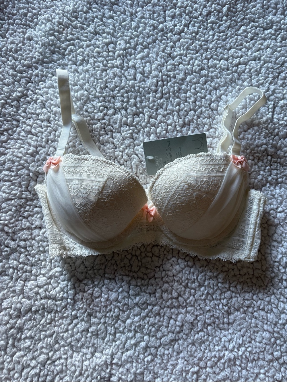 Lace Push-Up Bra with Pink Bow Details - Cream